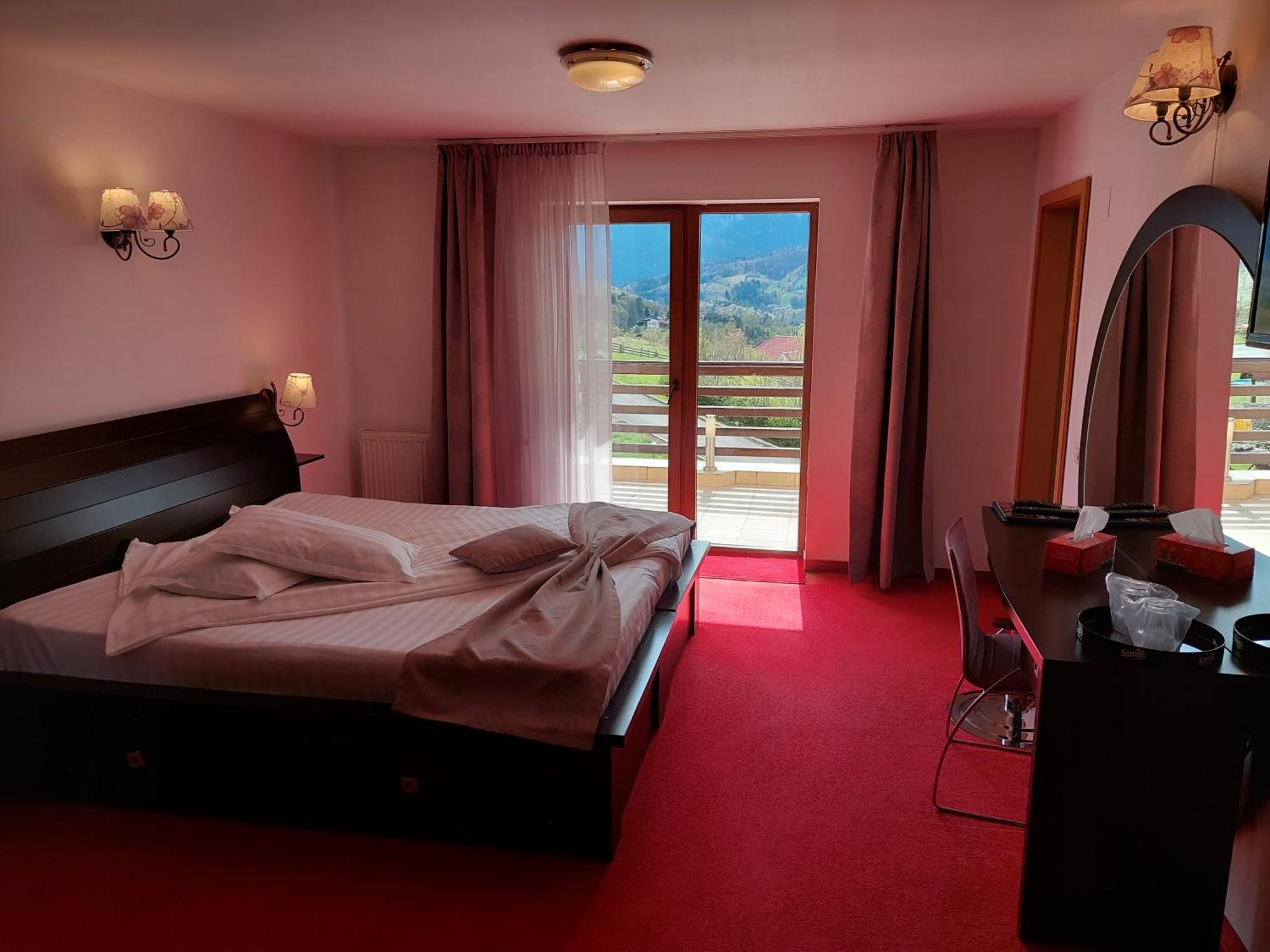 Pension Chalet Poiana Marului Ranch Экстерьер фото